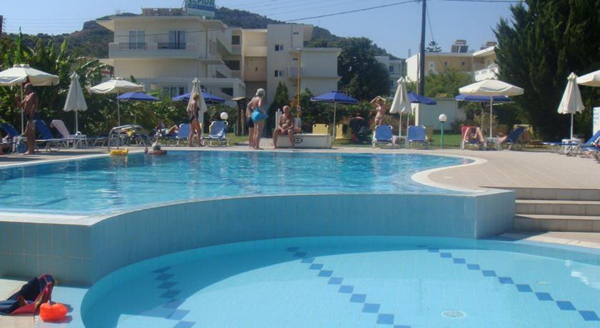 פליראקי Elpida Beach Studios מראה חיצוני תמונה