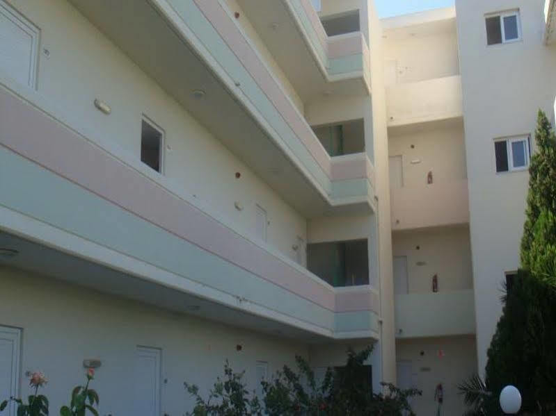 פליראקי Elpida Beach Studios מראה חיצוני תמונה