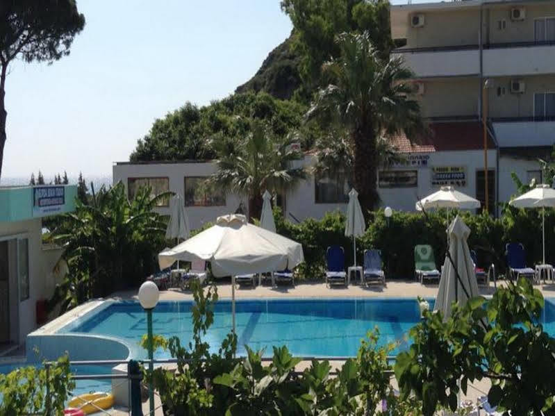 פליראקי Elpida Beach Studios מראה חיצוני תמונה